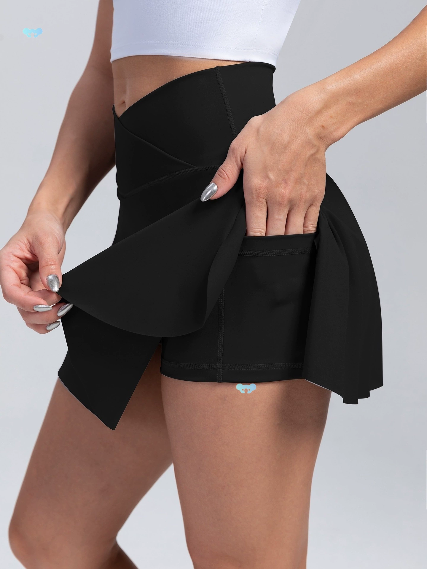 Женские шорты с плиссированной юбкой и высокой талией из смеси нейлона и эластана