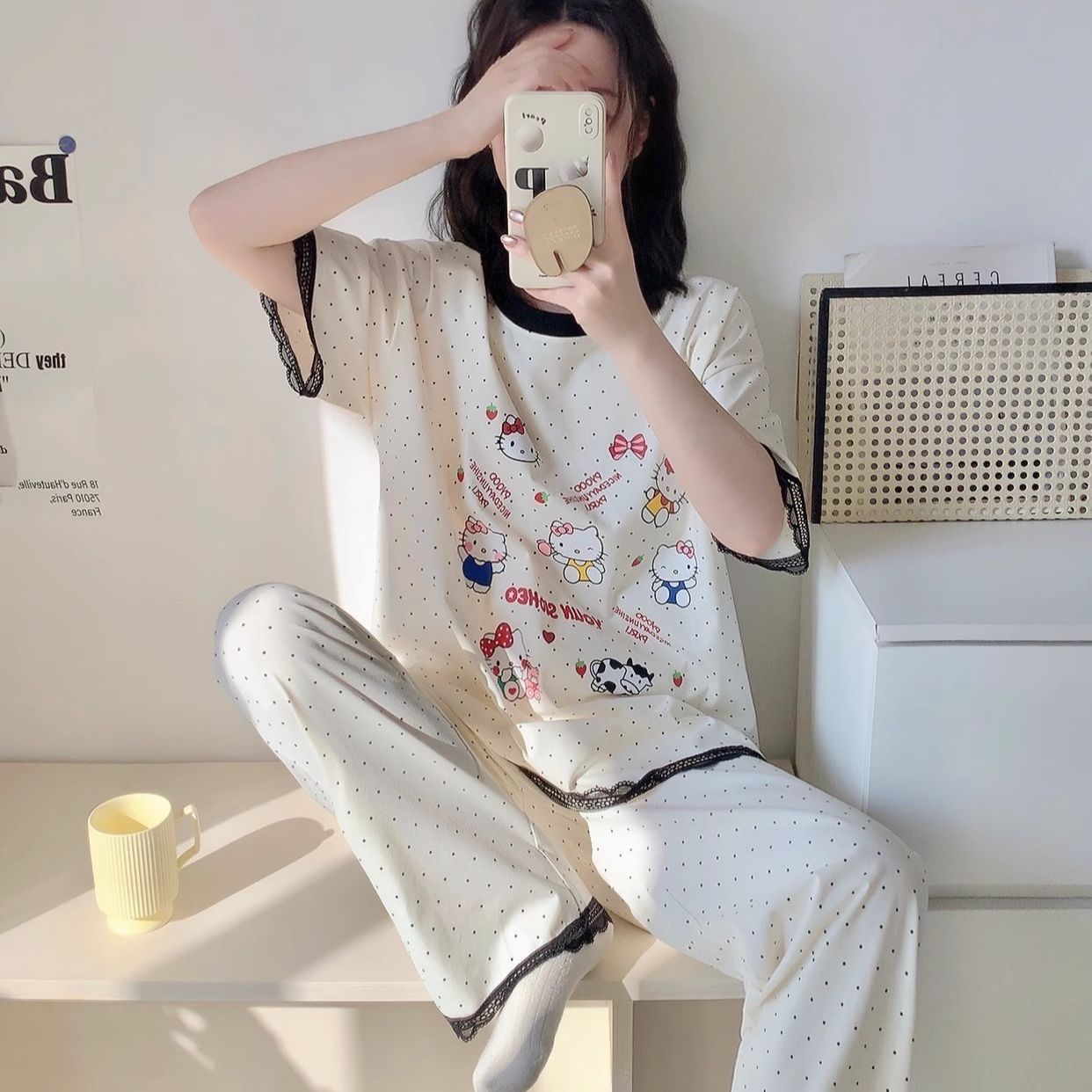 Viene con almohadilla para el pecho pijamas de algodón de imitación, pantalones de manga corta para mujer, lunares de encaje de verano, gato KT, lindo traje de servicio a domicilio japonés