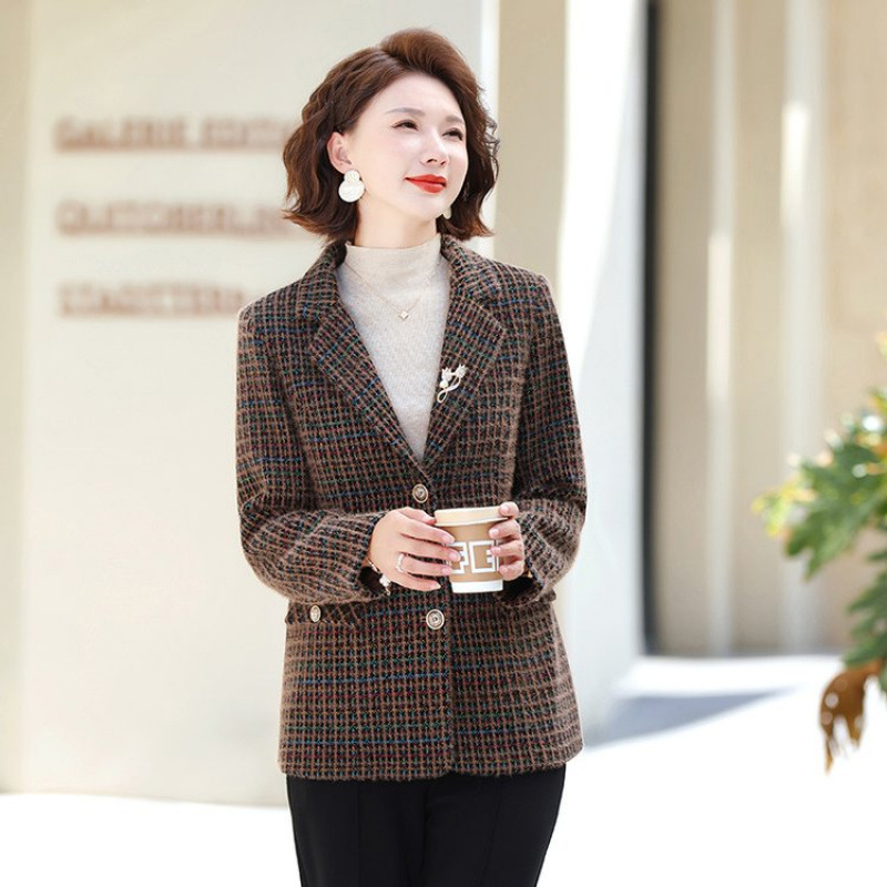妈妈秋装水貂绒小香风外套中老年女装春秋洋气格子小西服毛呢上衣|undefined