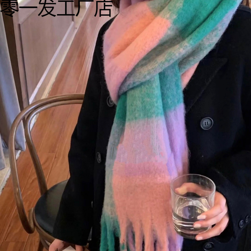 秋冬の新型は保温虹色の格子のマフラーを厚くします。|undefined