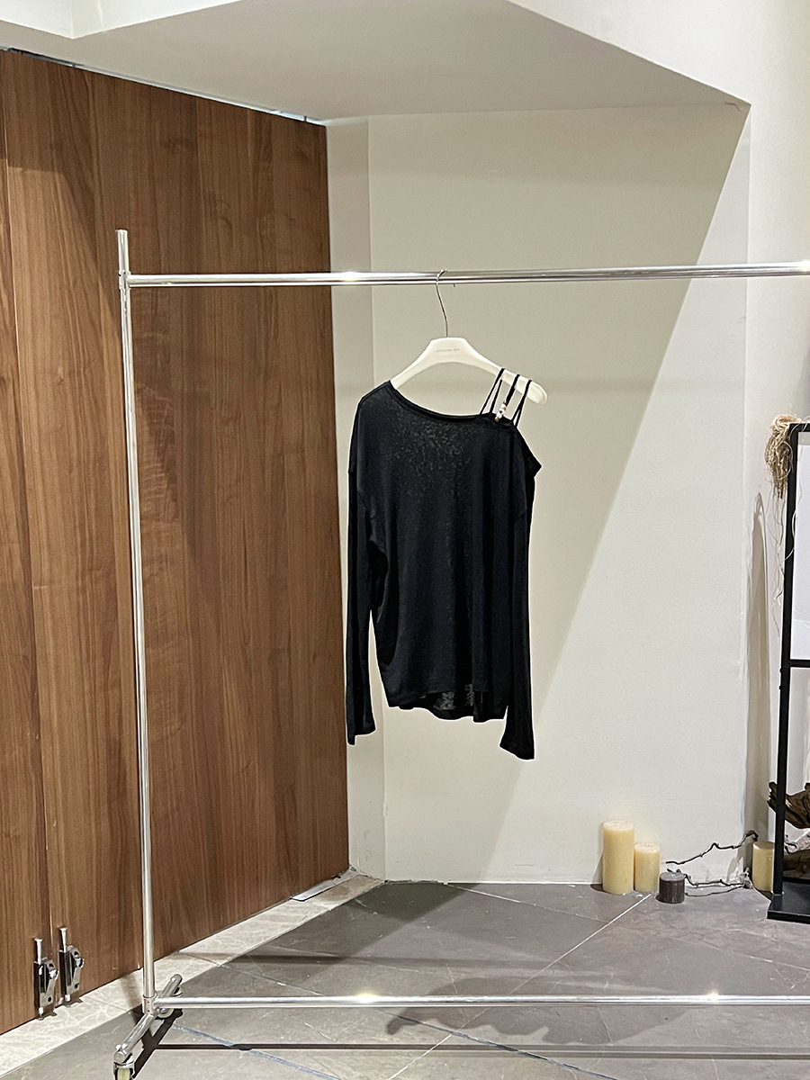 Chu Da Thirteen Lines 秋の新作フレンチビーズテンセルテクスチャ斜め肩ファッショナブルな長袖オフショルダー Tシャツ女性用 TB572