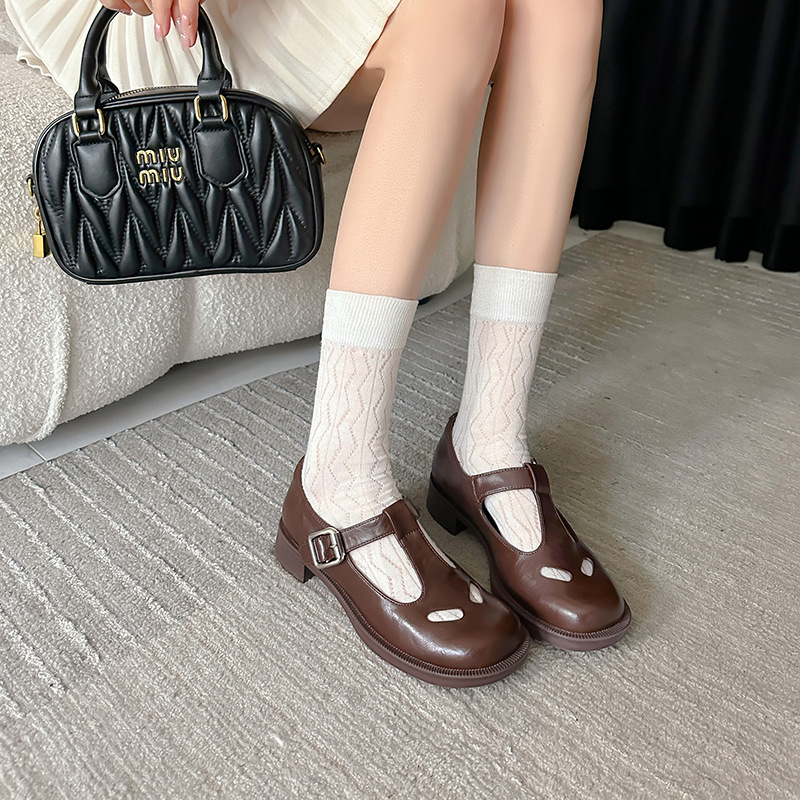2025miu hogar hueco zapatos de cuero para mujeres 2024 nuevo estilo retro de estilo universitario zapatos de tacón grueso de Mary rara