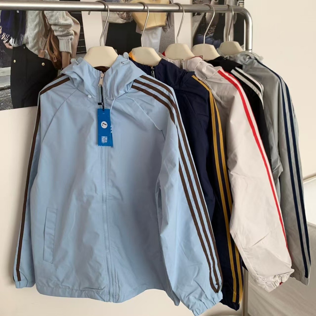 Direct from the manufacturer: DD double-sided windbreaker | A must-have for your early autumn wardrobe: a hooded baseball jacket with a preppy style