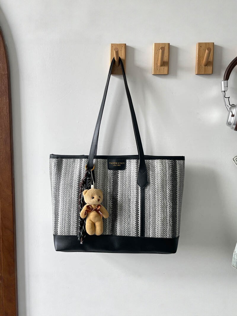 2026 nueva bolsa de tejido de gran capacidad de viaje mochila de hombro universal bolso coreano osos colgante moda