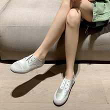 欧洲站小众绸缎小白鞋女两穿一脚蹬2024年新款平底休闲舒适平板鞋