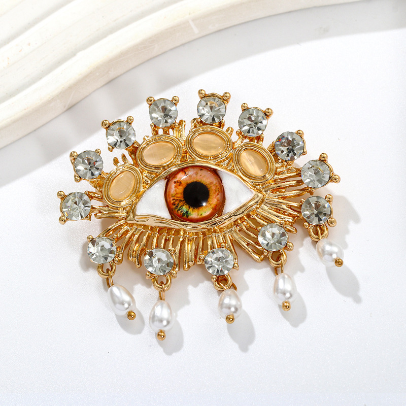 Devil's Eye Pendant Brooch High-End Women's Exaggerated Hrus Eye Brooch Milk Tea Sister Same Style Brooch
