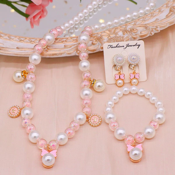 Bow tie from pearl, set