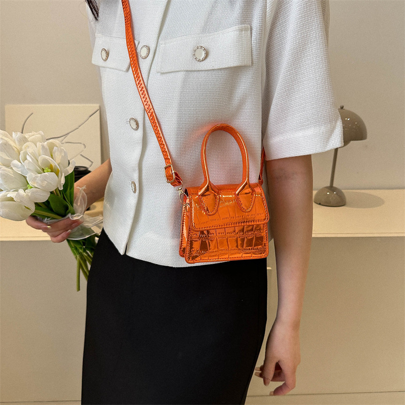 187g Weight Sewing Thread Fashion Element Magnetic Buckle Closure Type Single Shoulder Strap Strap Type Shoulder Bag Bags Type Casual Occasion Pu Leather Material Solid Color Pattern All Seasons Season Women's Gender Streetwear Style Square Shape Small Size Women's Small Pu Leather Solid Color Streetwear Sewing Thread Square Magnetic Buckle Shoulder Bag 17