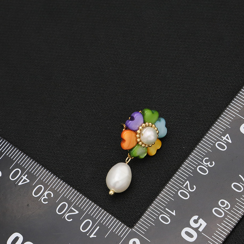 Organic retro elegant brand earrings from pearl with zircon