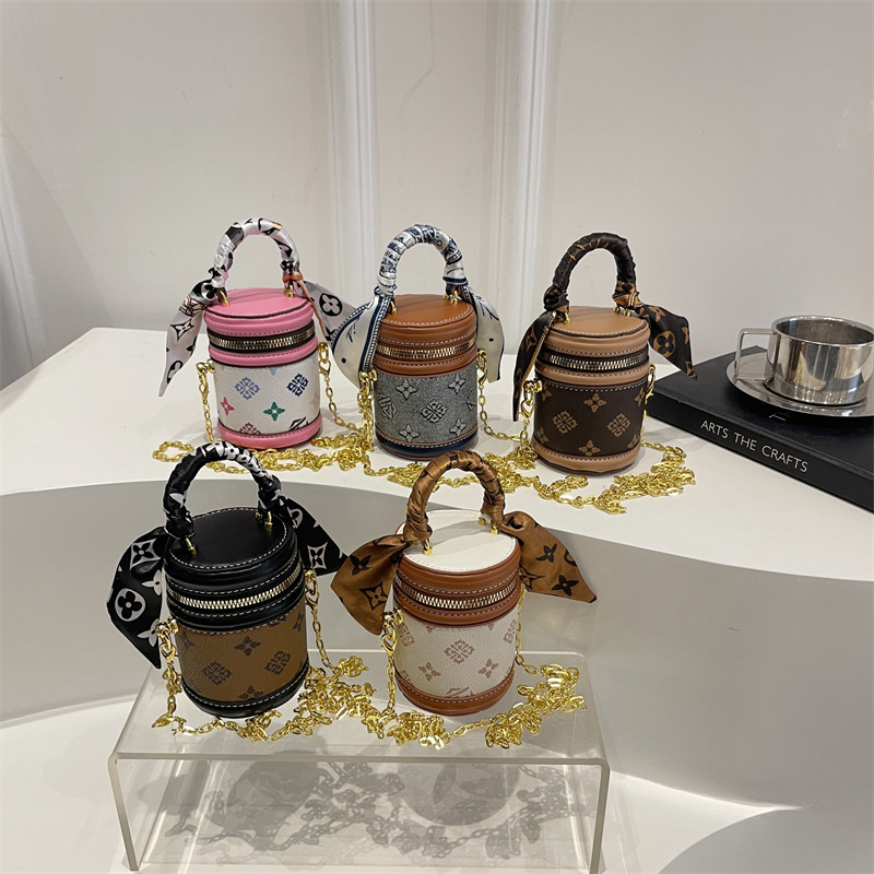 Cross-Border Presbyopic Letter High-End Fortune Bucket Women's Bag Niche Commuter Mini Lipstick Bag Children's Crossbody Bag Trendy