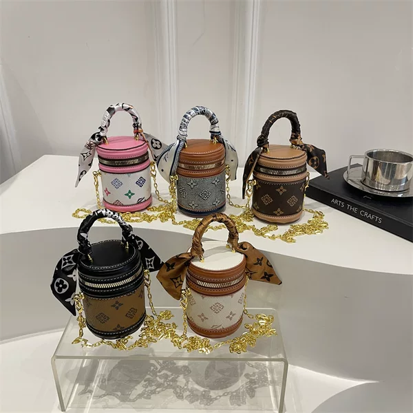 Cross-Border Presbyopic Letter High-End Fortune Bucket Women's Bag Niche Commuter Mini Lipstick Bag Children's Crossbody Bag Trendy