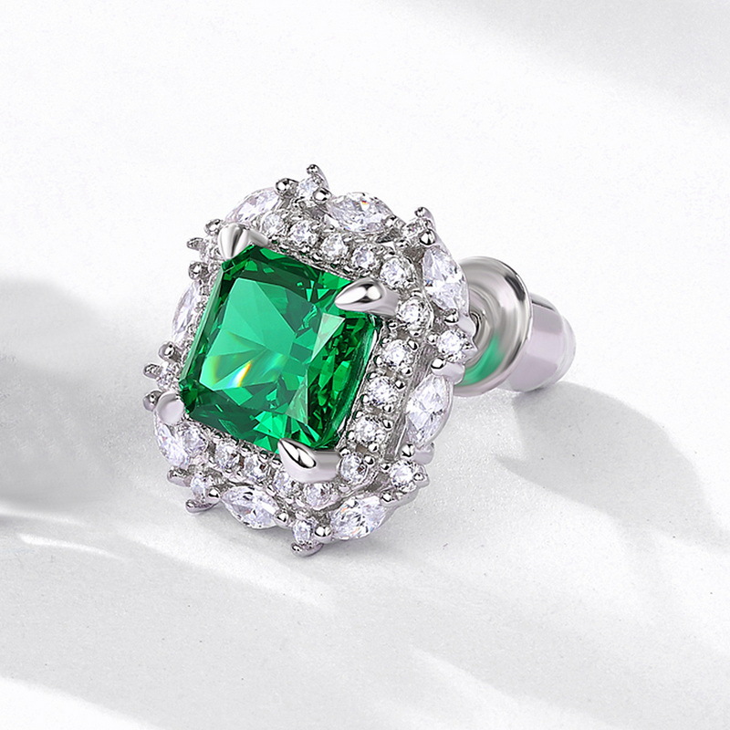 Willsheng, especializada en productos transfronterizos, ofrece pendientes de plata S925 con corte de flor de hielo y diamantes de alto contenido de carbono, pendientes de color verde esmeralda, productos transfronterizos europeos y americanos de moda.