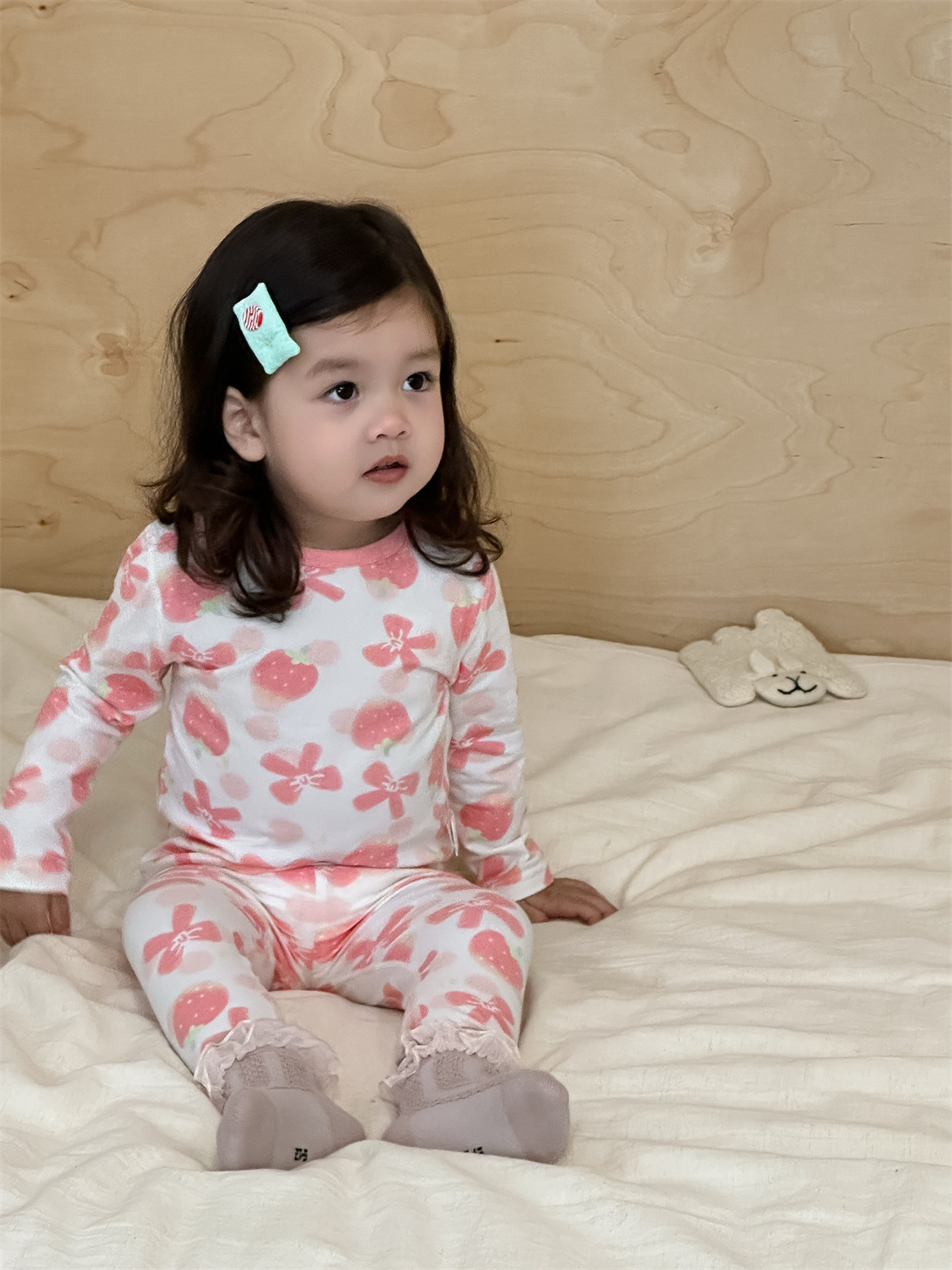 Pajamas para niños en el hogar set2025 ropa de otoño ropa infantil coreana ropa doméstica de niñas dos piezas de ropa de otoño bebé