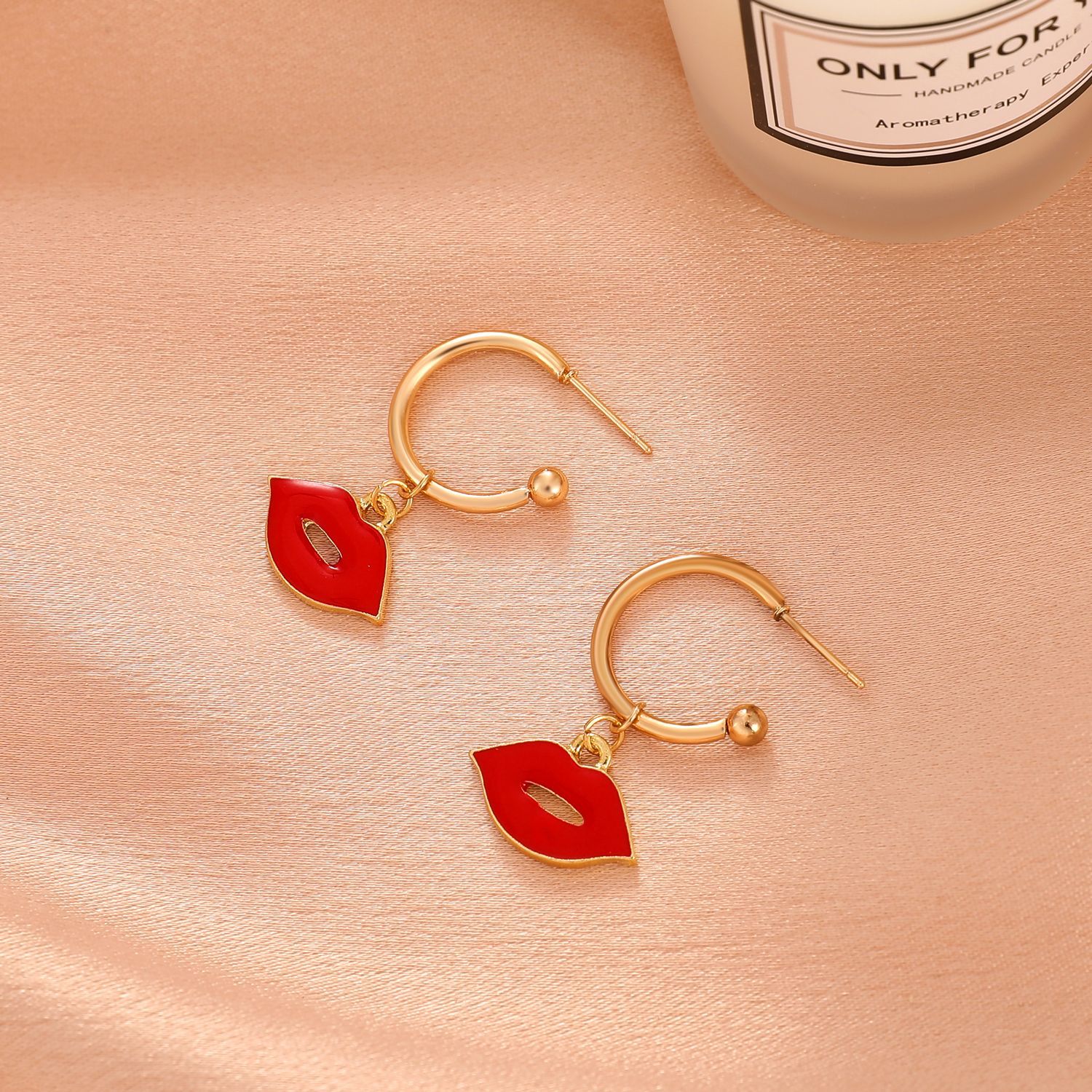 New Creative Sexy Red Lips Earrings Female Fashion Exaggerated C-shaped Earrings display picture 4