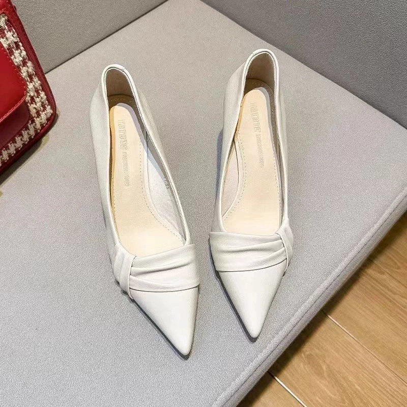 Comfortable work shoes new style lightweight internet celebrity pointed toe women's shoes French shallow mouth temperament fashionable high heels for women