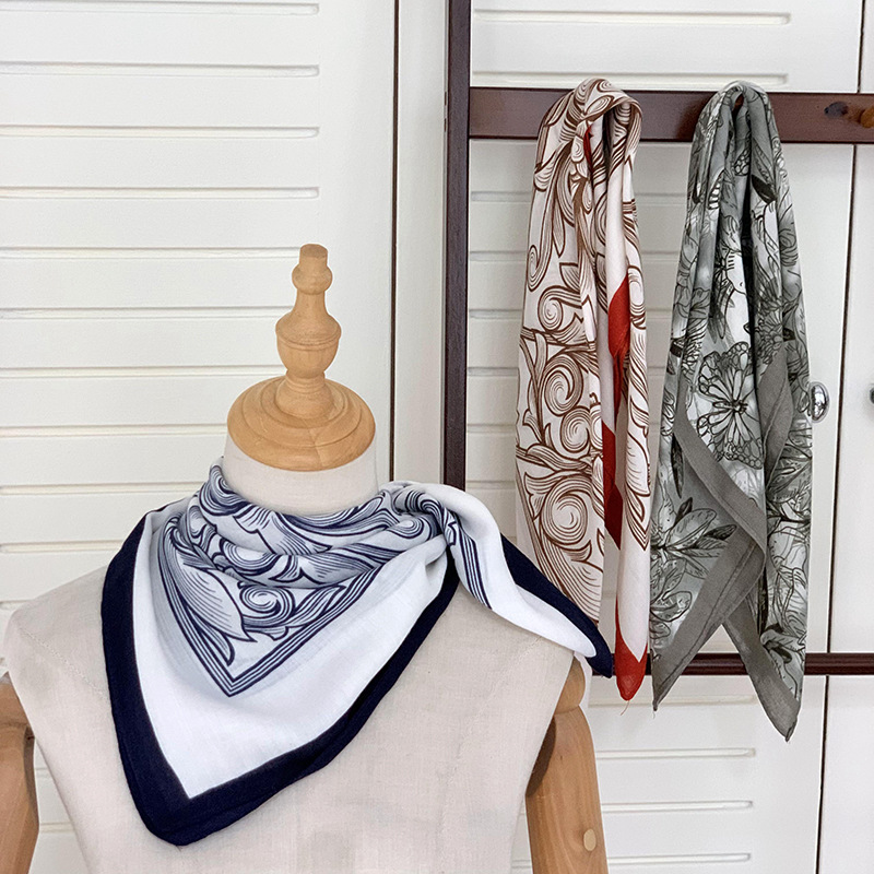 Bufandas de seda cuadrada alta sensación 2025 nueva flor de anacaju imitación bufandas de seda correa de cabello bufandas bufandas al por mayor