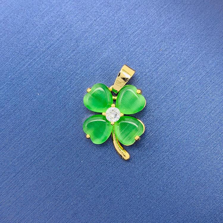 Tiktok Venta caliente colgante al por mayor auto-seleccionado 100 cobre colgante único con fuente de cadena de fábrica al por mayor sin cadena