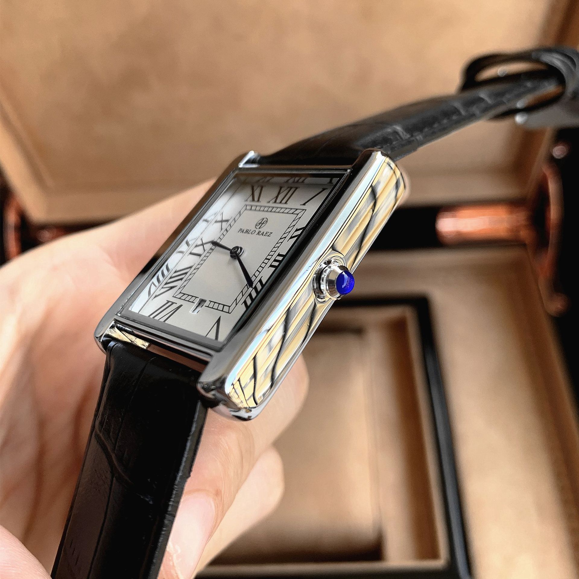 Consegna all'ingrosso esclusiva transfrontaliera di modelli popolari, orologi da uomo e da donna di bell'aspetto, orologi da coppia impermeabili ultrasottili quadrati_voghion.com