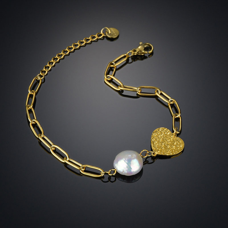 Pearl Titanium Steel Heart-shaped Bracelet display picture 2