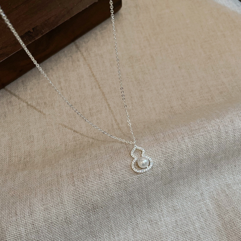 Colar vintage de pérolas e diamantes pingente cabaça mulher_voghion.com