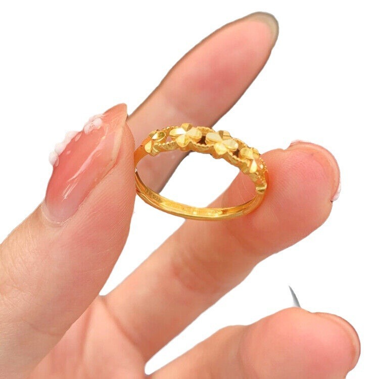 ベトナムの沙金四葉草の指輪の女性の金の赤い本の同項の銅の金メッキの幸運な草の指環の女性の指輪の戒子の商品の供給源|undefined