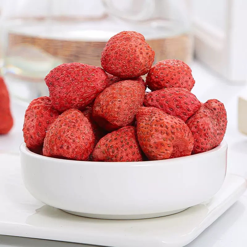 Freeze Dried Strawberry Pieces 500g Fruity Herbal Tea Ingredient for Blends and Culinary Use key features