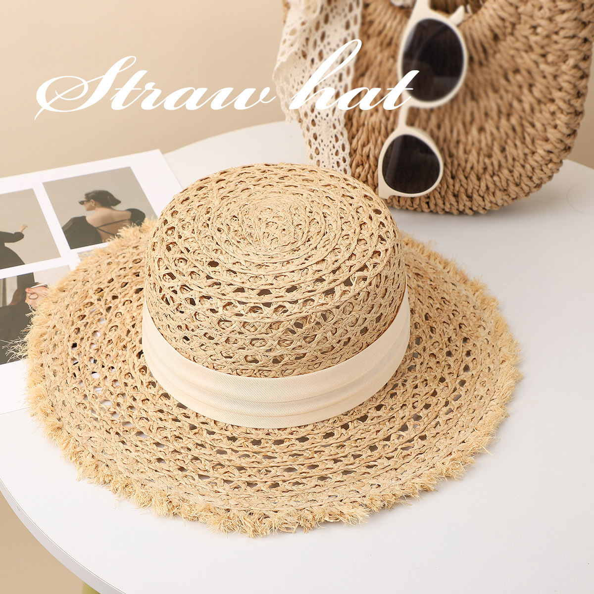 Chapéu de proteção solar exclusivo estilo Hepburn, confeccionado em ráfia vazada com bordas desfiadas, ideal para meninas e perfeito para passeios de verão._voghion.com