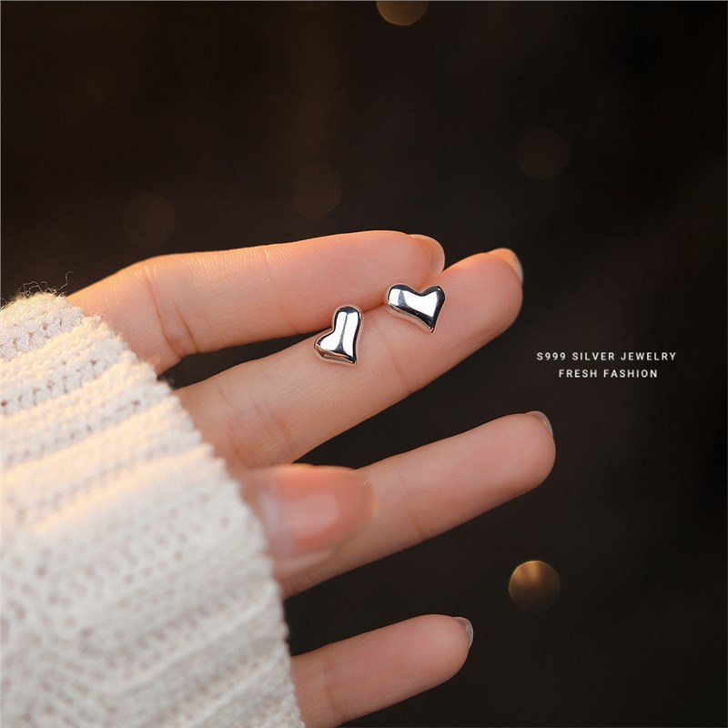 S999 silver peach heart for women, simple commuting, cute, niche heart-shaped temperament, INS style earrings_voghion.com