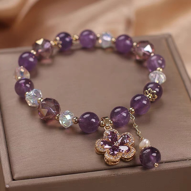 Wholesale Natural Amethyst Bracelet for Women, Niche Luxury Exquisite Jewelry with Four-Leaf Clover Pendant, Purple Crystal Bracelet Wholesale Natural Amethyst Bracelet for Women, Niche Luxury Exquisite Jewelry with Four-Leaf Clover Pendant, Purple Crystal Bracelet