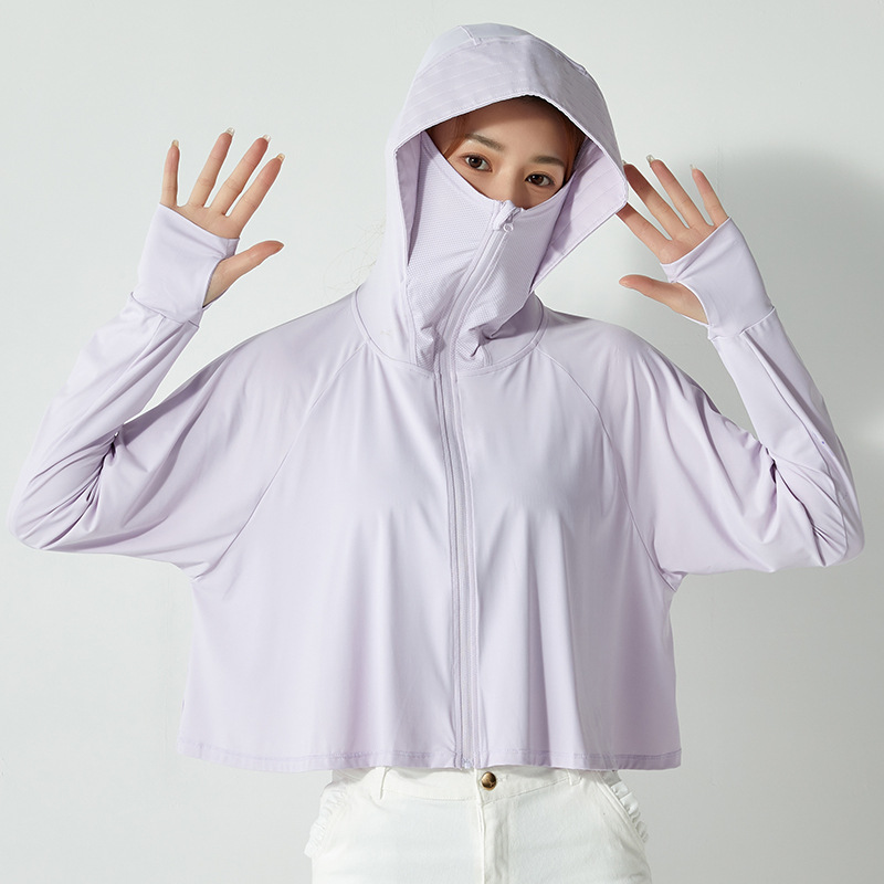 Jiao Xia es el mismo tipo de ropa de protección solar para hombres de verano helado cómodo anti-UV ropa de piel para mujeres transpirable desmontable sombrero