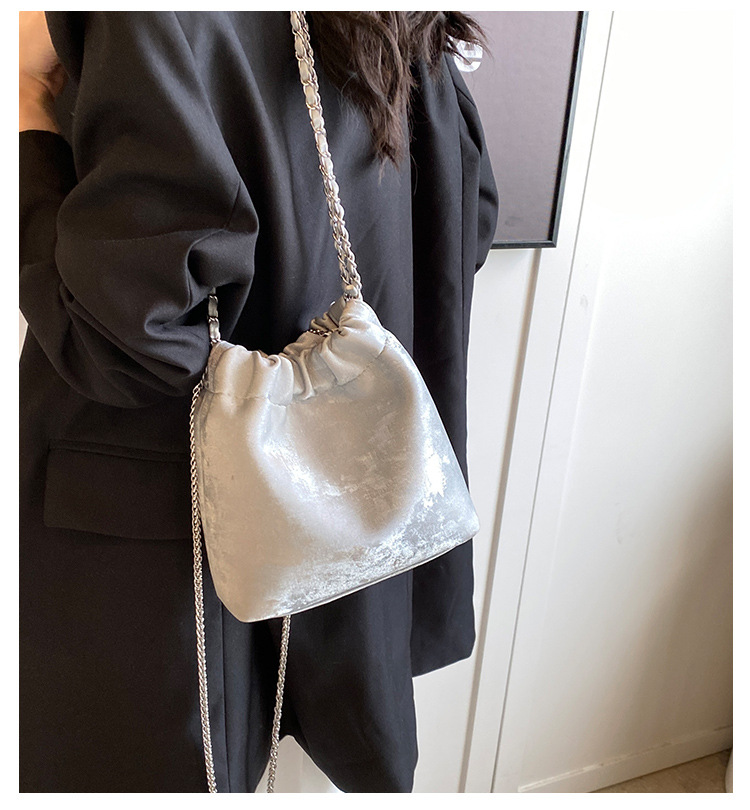 2024 Neue Damenmode Tote National Silk Art Style Kette Einzelschulter Crossbody Blessing Water Bucket Bag_voghion.com