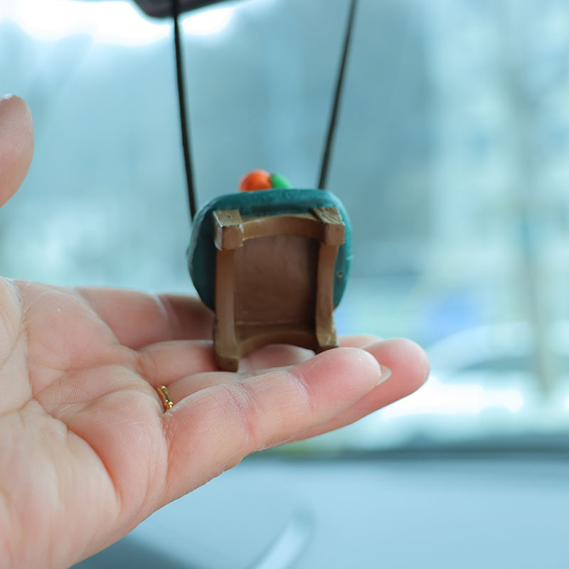 Cartoon frog sitting sofa cross-border car decoration interior pendant pendant car pendant decoration