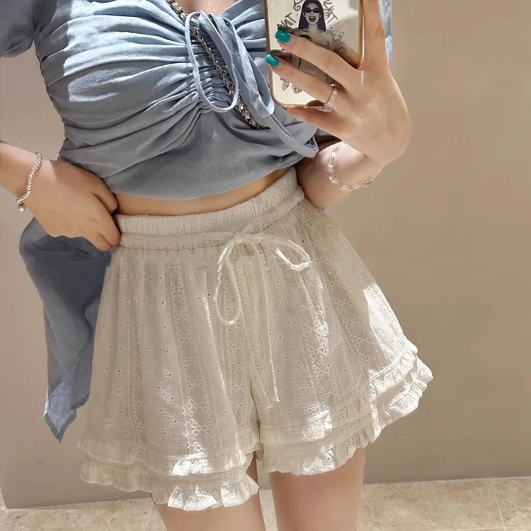 Plus Size White Ruffled Casual Shorts for Women, Summer Lace Trim A-Line Hot Pants, Loose Slimming Wide-Leg Pants