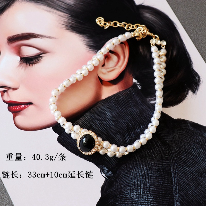 Collar Vintage Con Gemas Blancas Y Perlas Negras display picture 1