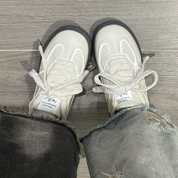 Zhao Lusi original retro de fondo grueso de entrenamiento de skate de primavera y otoño 2025 nuevos estudiantes zapatos blancos casuales variados