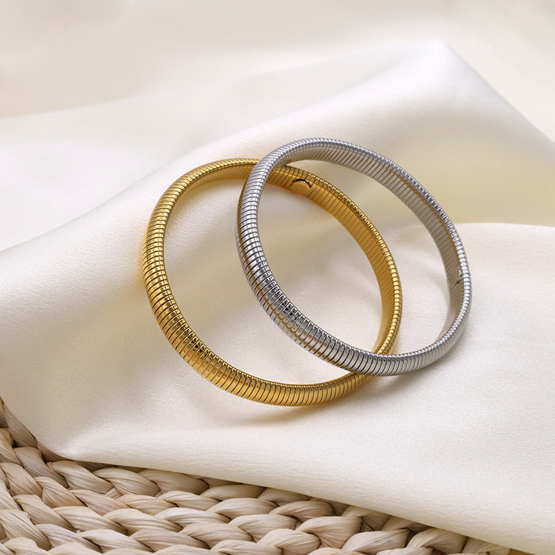Solid Color Pattern Simple Style Solid Color Titanium Steel Bangle In Bulk