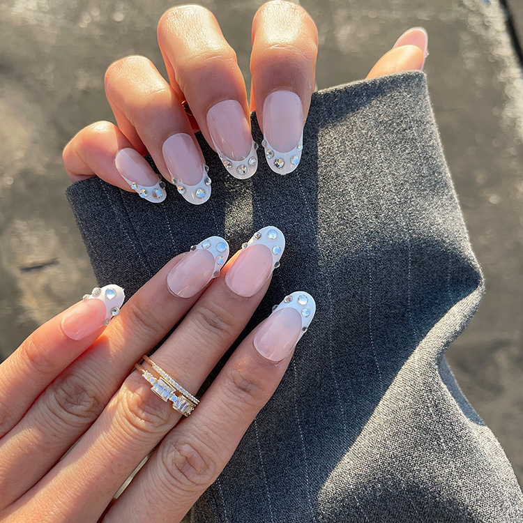 Nuevo parche de uñas simple francés rosa de uñas con incrustaciones de diamantes de venta caliente en Europa y América