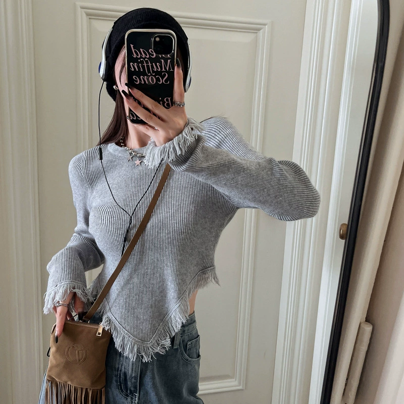 Body-friendly autumn long-sleeve, short sweater