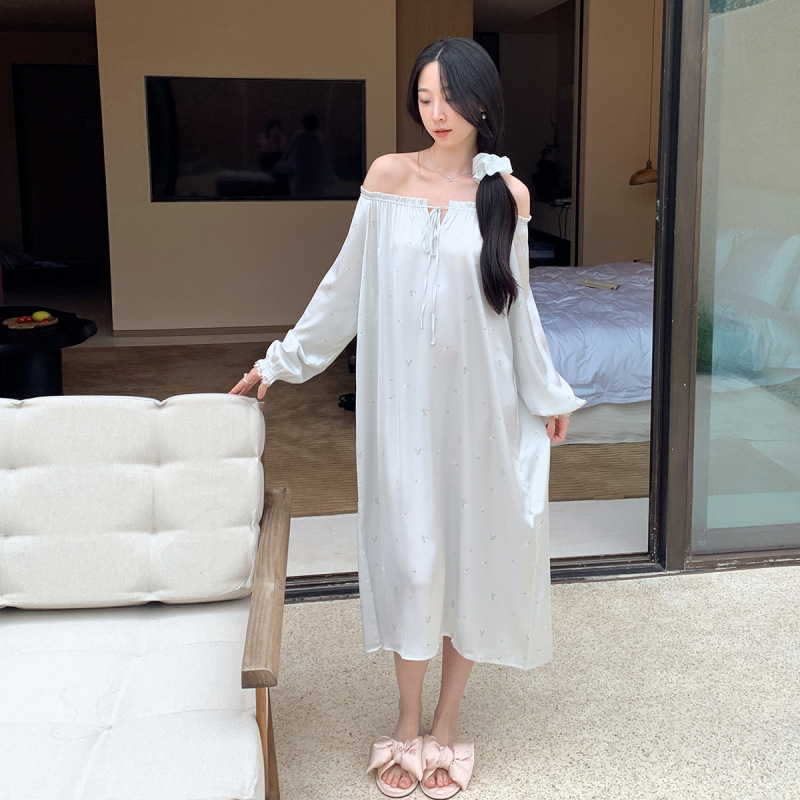 Ice and Snow Silk Nightgown Women's Long Sexy Printed Home Clothes Lazy Style French Satin Petit Flower Ice and Snow Silk Nightgown Women's Long Sexy Printed Home Clothes Lazy Style French Satin Petit Flower