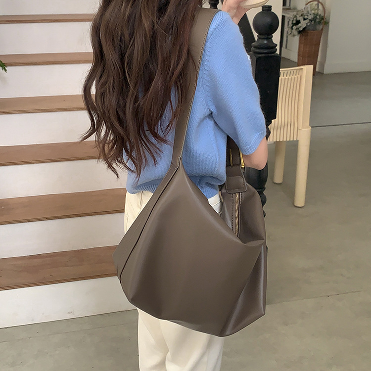 Korean Versatile Soft Collapse and Minimalist Style Single Shoulder Big 2024 New Women's Large Capacity Crossbody Bag_voghion.com