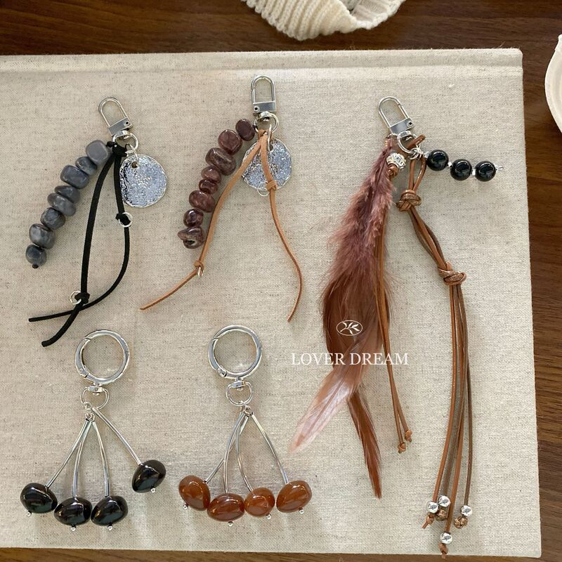 South Korea Dongdaemun Ins Stone Beaded Feather Geometric Hanging Fashion High-end Sense Keychain All-match Pendant for Women