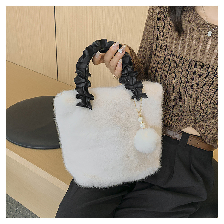 Women's Small Autumn&winter Plush Solid Color Basic Fluff Ball Bucket Zipper Bucket Bag display picture 9