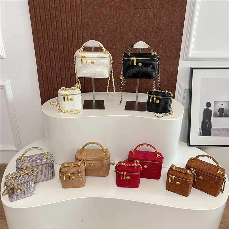 Cross-Border Vintage Handbag for Women 2025 New Fashion Chanel-Style Quilted Chain Shoulder Crossbody Bag Cross-Border Vintage Handbag for Women 2025 New Fashion Chanel-Style Quilted Chain Shoulder Crossbody Bag