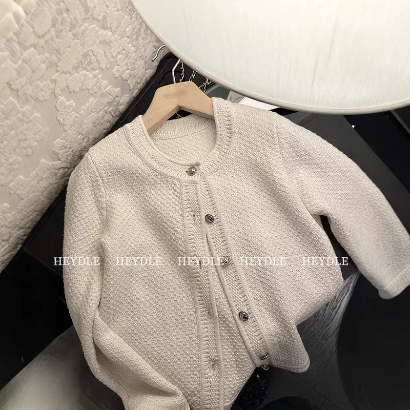 Niche Design 100% Pure Wool Chanel-Style Cardigan for Women, Round Neck, Heavy Craftsmanship, Loose Cashmere Sweater Knitwear for Women Niche Design 100% Pure Wool Chanel-Style Cardigan for Women, Round Neck, Heavy Craftsmanship, Loose Cashmere Sweater Knitwear for Women