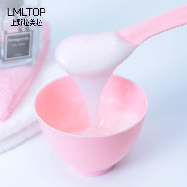 Handheld face mask