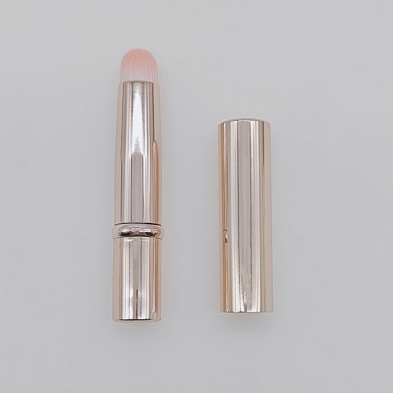 Halo Lip Brush Lipstick Brush Round Head with Lid Concealer Brush Fog Face Portable Lip Brush Small Steamed Bread Concealer Brush Makeup Brush