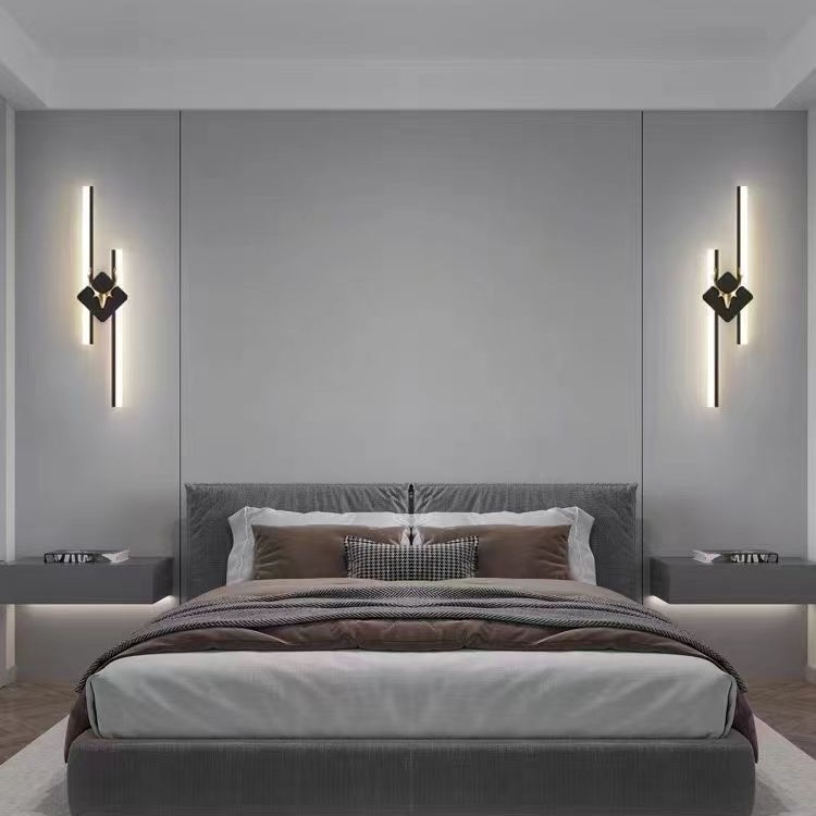 Lámpara de pared larga moderna simple escalera sala de estar red lámpara de pared roja creativa dormitorio cabecera lámpara de pared lujosa lámpara de decoración