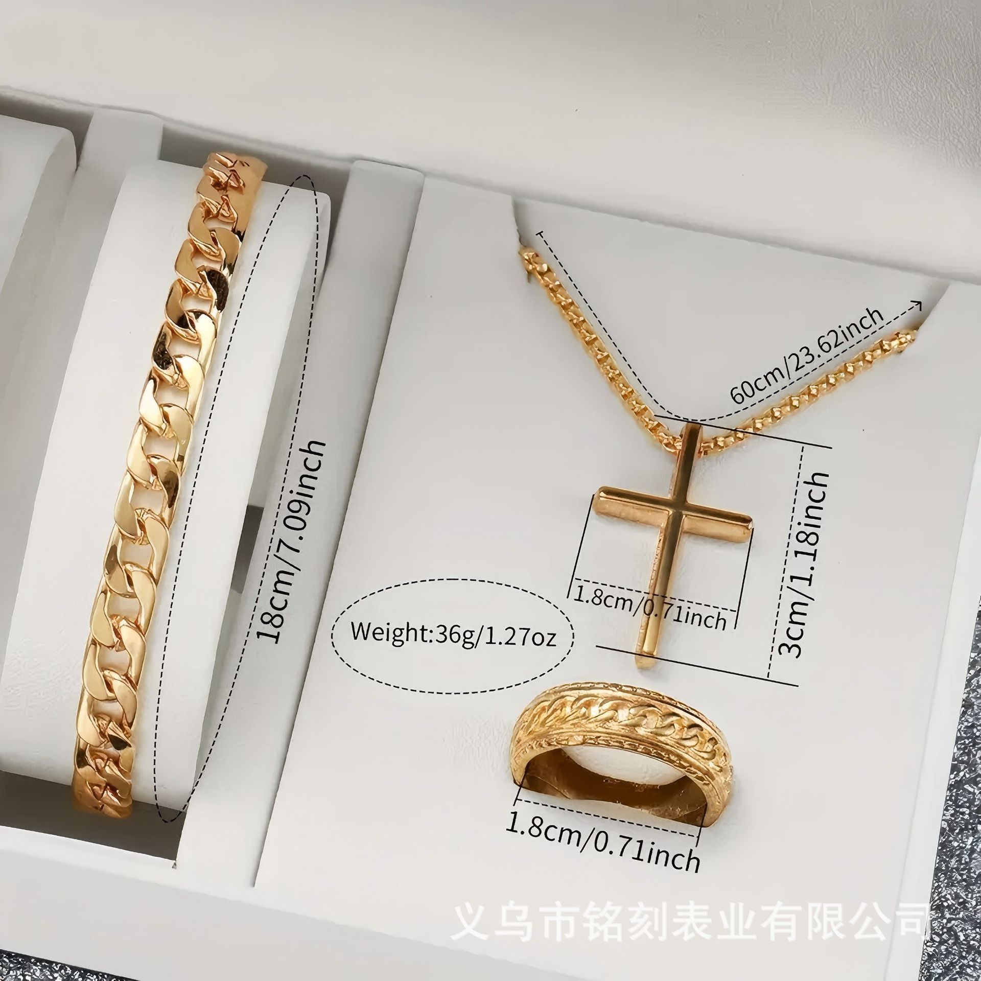 金色十字架