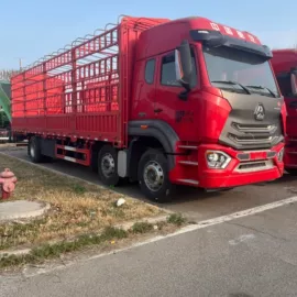 牵引车;货车;装载机械