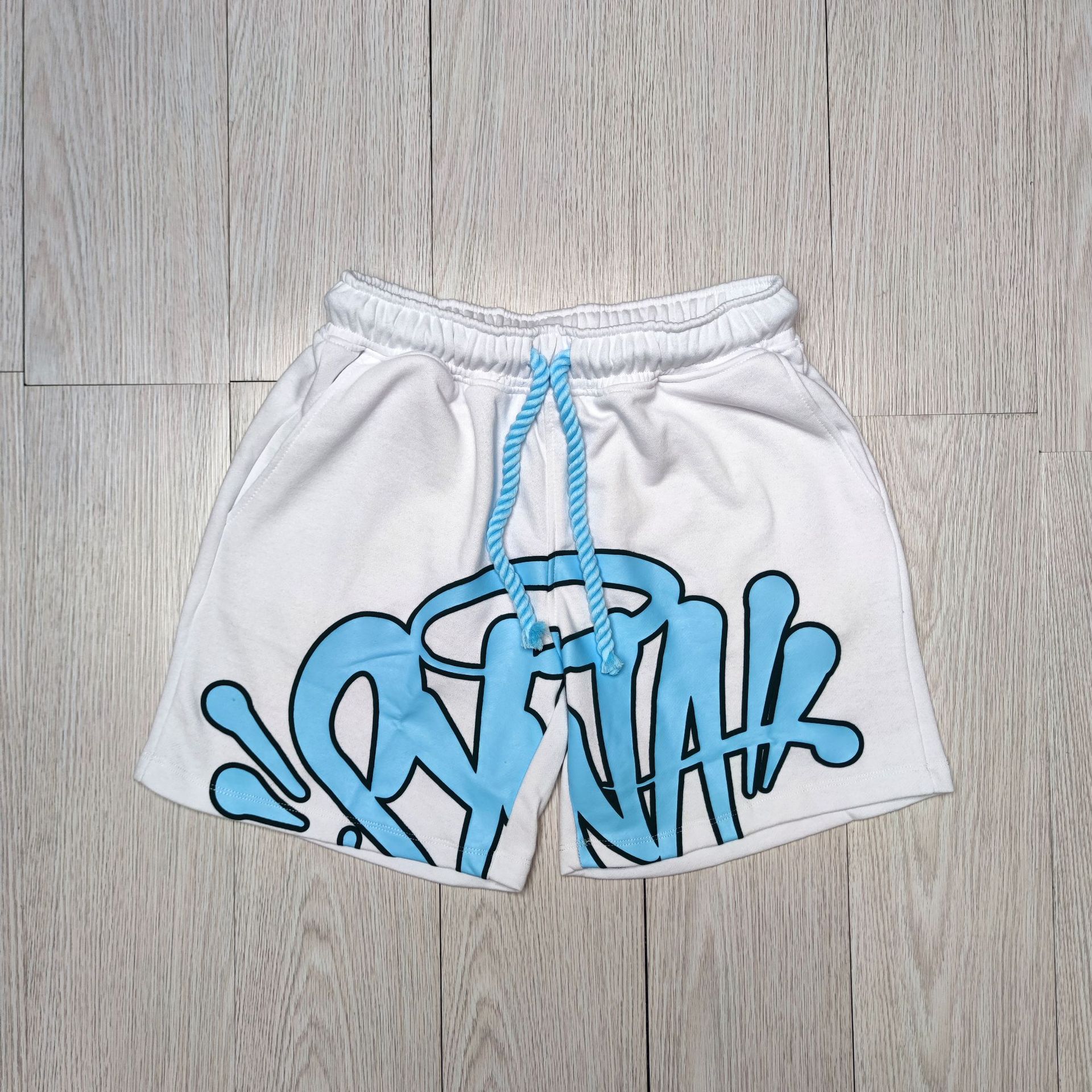 16 pantalones cortos blancos (accesorios + bolsos)